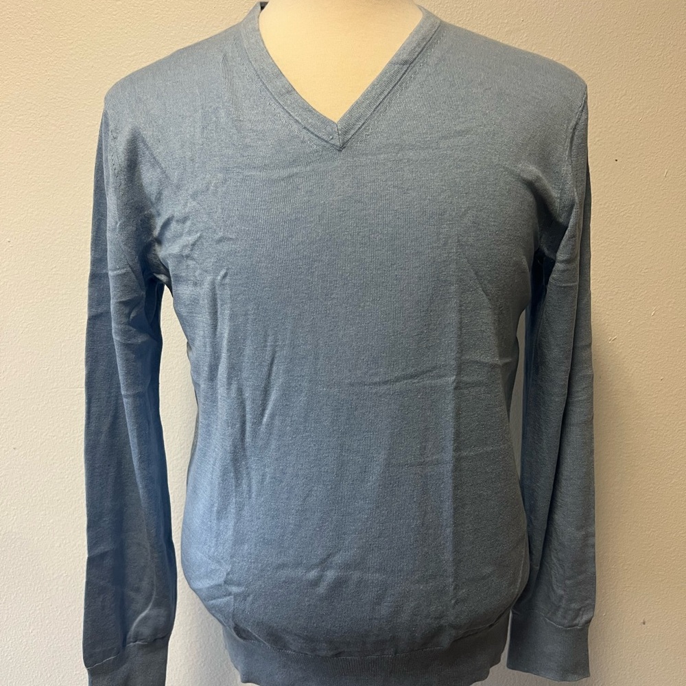 Banana Republic Men’s V-Neck Blue Sweater Size M Soft Knit Cashmere/Silk/cotton